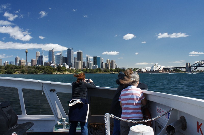 2009-11-06 22-06-18_4.jpg - ...mal wieder von "Rose Bay" in die City...